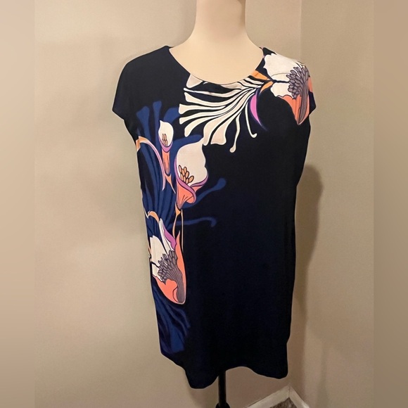 Chico's Travelers Navy Floral Tunic Blouse, size Large (Chicos 2) - Picture 3 of 8